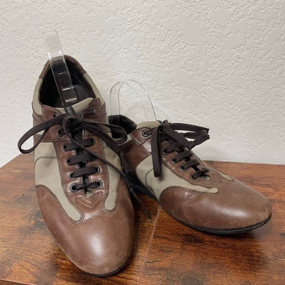 Bruno Magli bowling shoe. ‎ Size 9